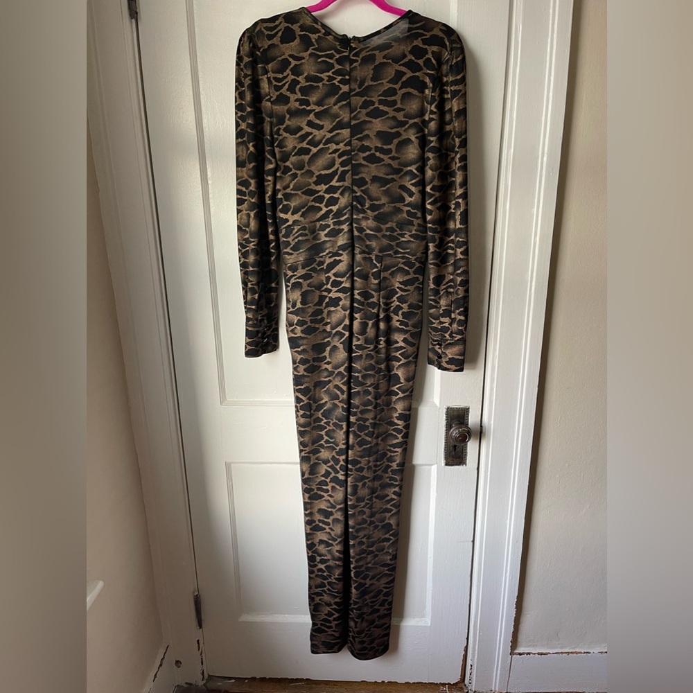 Sanyae Demure Animal print jumpsuit, zipper back, button wrist, size L, like new - Picture 4 of 8